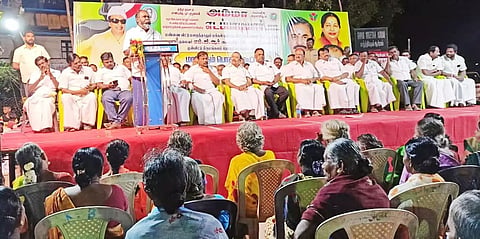 டி.கல்லுப்பட்டியில் நடந்த அ.தி.மு.க. பொதுக்கூட்டத்தில் முன்னாள் அமைச்சர் ஆர்.பி.உதயகுமார் பேசினார். 