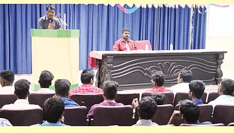 மீண்டும் சாப்பிட தூண்டும் சாக்லெட்டும் போதைதான்-உதவிப்பேராசிரியர்