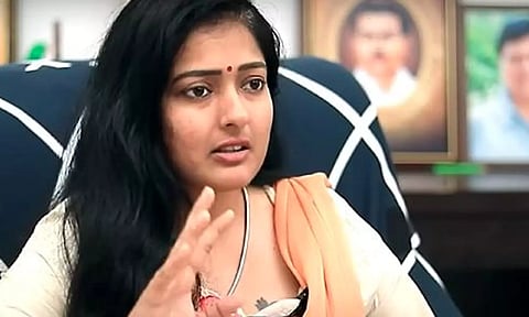 ஏப்ரல் 14-ந்தேதி முதல் அண்ணாமலைக்கு போட்டியாக காயத்ரி ரகுராம் பாத யாத்திரை