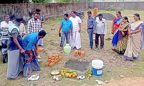 அடிக்கல் நாட்டு விழா நடந்தது.