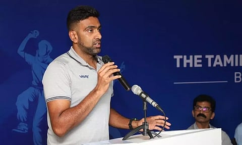 திறமையான பந்து வீச்சாளர்களை கண்டறியும் திட்டத்தை தொடங்கி வைத்து அஸ்வின் பேசிய காட்சி.