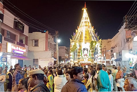 பிராட்டியம்மன் கோவில் தேரோட்டம்