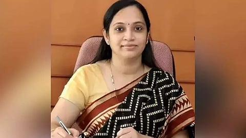 பள்ளிகளில் ஊராட்சி தலைவர் தேசியக்கொடி ஏற்ற வேண்டும் என்று எந்த விதியும் இல்லை- காஞ்சிபுரம் கலெக்டர்