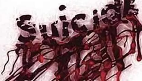 களியக்காவிளை அருகே நர்சிங் கல்லூரி விடுதியில் மாணவர் தூக்கு போட்டு தற்கொலை