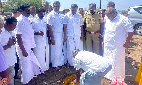 பூமிபூஜை விழா நடைபெற்றபோது எடுத்த படம். 