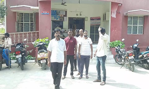 போலீஸ் நிலையத்தில் வட மாநில தொழிலாளர்கள் புகார்