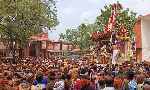 தேரோட்டம் நடந்த போது எடுத்த படம்.