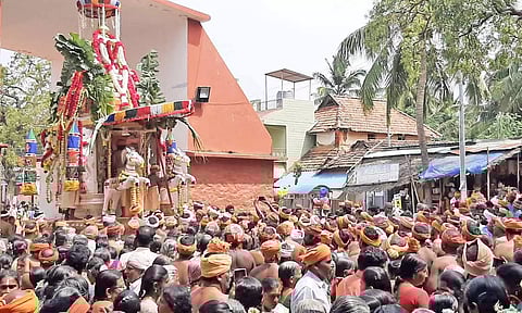 சாமிதோப்பு அய்யா வைகுண்டசாமி தலைமைப்பதியில் தைத்திருவிழா தேரோட்டம்- திரளான பக்தர்கள் பங்கேற்பு