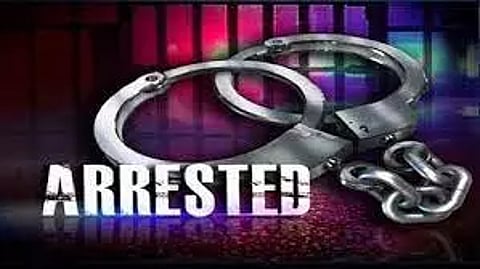 மது விற்பனை செய்த 4 பேர் கைது