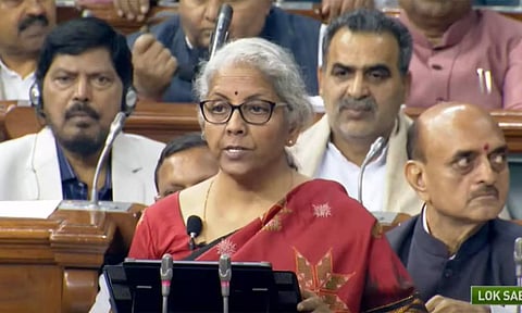 5-வது முறையாக மத்திய பட்ஜெட் தாக்கல் செய்த நிர்மலா சீதாராமன்
