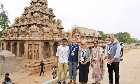 மாமல்லபுரம் வந்த ஜி20 மாநாட்டு விருந்தினர்கள் புராதன சின்னங்களை ரசித்து பார்த்தனர்
