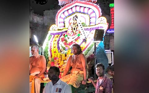 அம்பாள் அலங்கார கோலத்தில் வீதி உலா வலம் வந்த போது எடுத்த படம்.