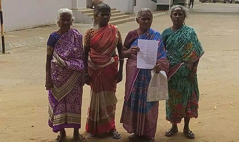 இலவச வீட்டுமனை நிலங்கள் தனி நபரால் அபகரிப்பு