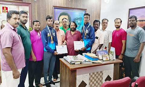 திருவண்ணாமலை மாணவர்கள் வெண்கல பதக்கம் வென்று சாதனை