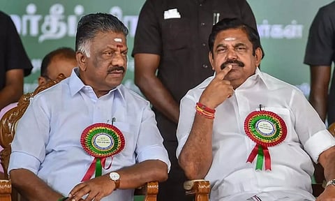 ஈரோடு இடைத்தேர்தல்- அதிமுக நிர்வாகிகளுடன் ஈ.பி.எஸ்- ஓ.பி.எஸ் தனித்தனியே ஆலோசனை