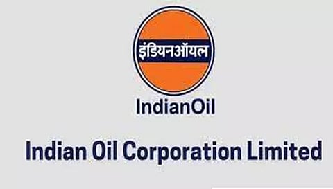 நாமக்கல் அருகே பங்க்குகளில் அலை மோதும் மக்கள் கூட்டம்