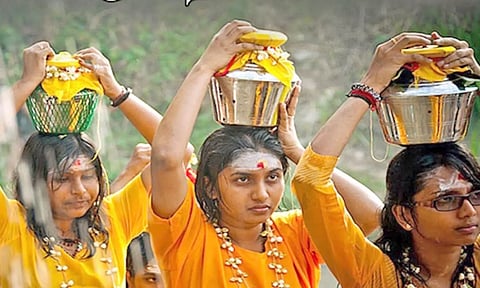 மகாமாரியம்மன் கோவிலில் பால்குட திருவிழா