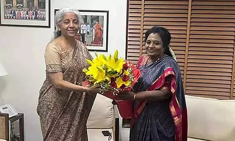 நிர்மலா சீதாராமன், தமிழிசை சவுந்தரராஜன்