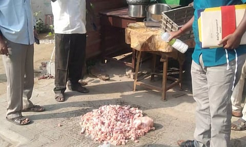 தடையை மீறி இறைச்சி விற்ற கடைகள் மீது நடவடிக்கை - 100 கிலோ பறிமுதல் செய்து அழிப்பு