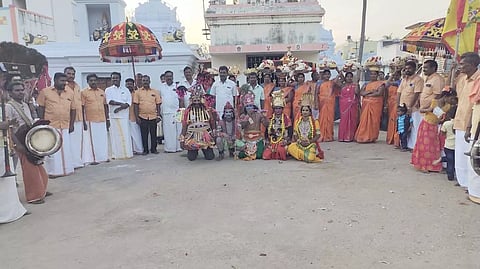 விழாவில் கலந்து கொண்டவர்களை படத்தில் காணலாம்.