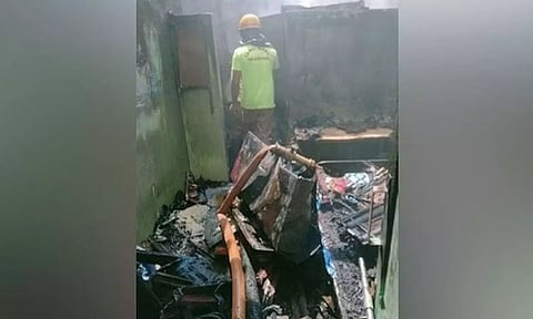 தொழிலாளி வீட்டில் பயங்கர தீ விபத்து - பொருட்கள் எரிந்து நாசம்