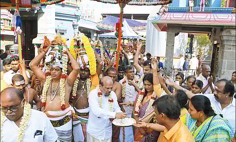 வட பழனி முருகன் கோவிலில் வருஷாபிஷேகம் நடந்தபோது எடுத்தபடம்.