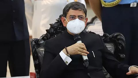 பல்கலைக்கழக மானியக்குழு பரிந்துரைக்கும் பாடத்திட்டத்தையே கல்லூரிகள் நடத்தலாம்- கவர்னர் ஆர்.என்.ரவி அறிவிப்பு