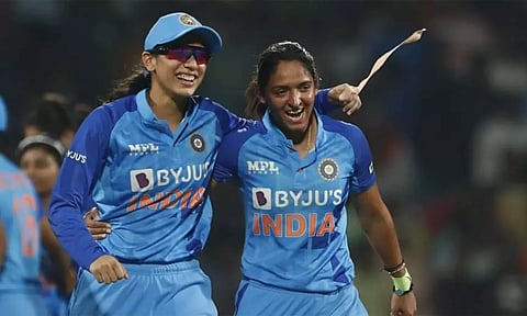 ஸ்மிருதி மந்தனா, ஹர்மன்பிரீத் கவுர்