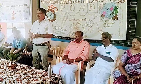 நிகழ்ச்சியில் பாகூர் கொம்யூன் பஞ்சாயத்து ஆணையர் கார்த்திகேயன் பேசிய போது எடுத்த படம்.