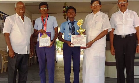 செஸ் போட்டியில் சிவன்மலை ஜேஸீஸ் பள்ளி மாணவர் சாதனை
