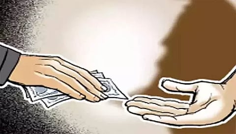 சிறுத்தை புலி தாக்கி இறந்த கால்நடைகளுக்கு வனத்துறையினர் நிவாரணத் தொகை வழங்கல்