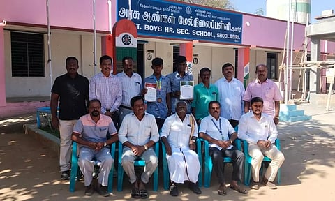 வாள் சண்டை போட்டியில் அரசு பள்ளி மாணவன் சாதனை