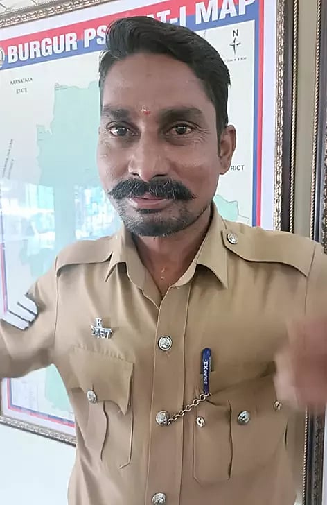 அந்தியூர் போலீஸ் ஏட்டு தூக்குபோட்டு தற்கொலை