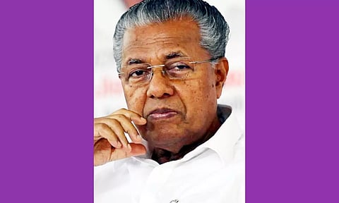 பினராயி விஜயன் பங்கேற்ற கல்லூரி விழாவில் கறுப்பு சட்டை அணிந்து வந்த மாணவர்களுக்கு தடை- எதிர்கட்சிகள் கண்டனம்