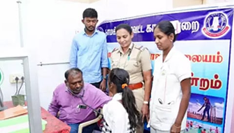 இலவச மருத்துவ முகாம் நடந்த போது எடுத்த படம்.