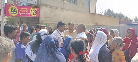 குடிநீர் கேட்டு பொதுமக்கள் திடீர் சாலை மறியல்