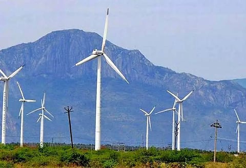 தமிழகத்தில் காற்று சீசன் ஏப்ரல் மாதம் தொடக்கம்-காற்றாலை மின் உற்பத்தி 10 ஆயிரம் மெகா வாட்டாக உயர்வு