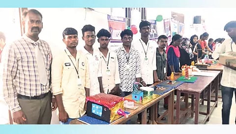 இளையான்குடி கல்லூரியில் அறிவியல் கண்காட்சி