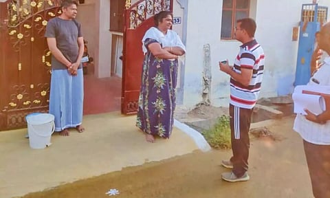 பொதுமக்களிடம் நேரடியாக சென்று குறைகளை கேட்ட மாநக ராட்சி கமிஷனர்