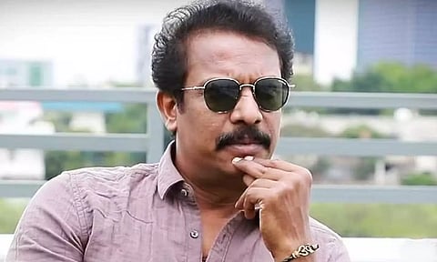 உலகத்துல எல்லாமே ரெண்டு! வைரலாகும் சமுத்திரக்கனி பட டீசர்