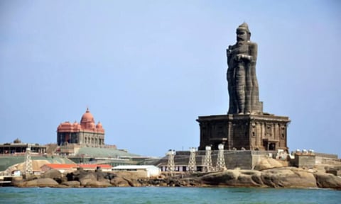 தெய்வப்புலவர் திருவள்ளுவருக்கு 133 அடி உயர வானுயர சிலை.