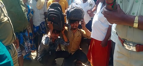 பெண்ணிடம் பாலிஷ் போடுவதாக கூறி நகை பறிப்பில் ஈடுபட்ட வட மாநில வாலிபர்கள்.
