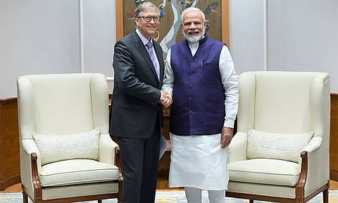 பிரதமர் மோடியை பில்கேட்ஸ் சந்தித்து பேசியபோது எடுத்த படம்.