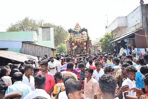 திருச்சியை அடுத்த இனாம் சமயபுரம் ஆதிமாரியம்மன் கோவிலில் தேரோட்டம்