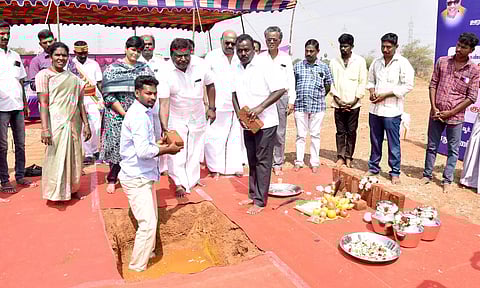 ஊரக கட்டட பணிகளுக்கு அடிக்கல் நாட்டு விழா