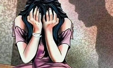 காஞ்சிபுரத்தில் சான்றிதழ் கேட்டு வந்த 'ஸ்குவாஷ்' வீராங்கனையை கற்பழிக்க முயன்ற பயிற்சியாளர்