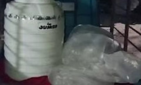 நடத்தையில் சந்தேகம்- மனைவியை துண்டு துண்டாக வெட்டி தண்ணீர் தொட்டியில் போட்ட கணவன்