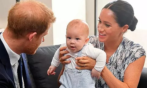 மன்னர் மூன்றாம் சார்லஸ் முடிசூட்டு விழா - ஹாரி, மேகன் தம்பதிக்கு அழைப்பு