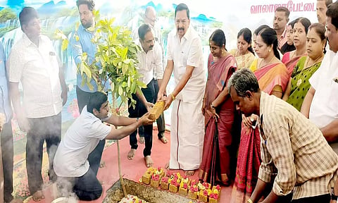 மேம்பாலம் கட்டும் பணிக்கு பூமி பூஜையை அமைச்சர் ஆர்.காந்தி தொடங்கி வைத்த போது எடுத்த படம்.