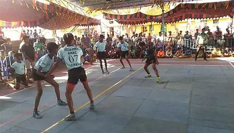 கபாடி போட்டி நடைபெற்ற போது எடுத்த படம்.